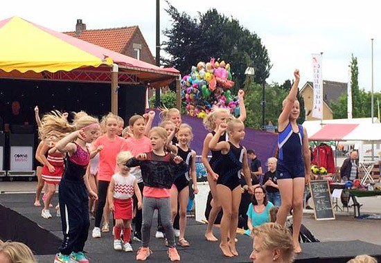 W.I.K. danst Jaarmarkt Aalburg 2018 open